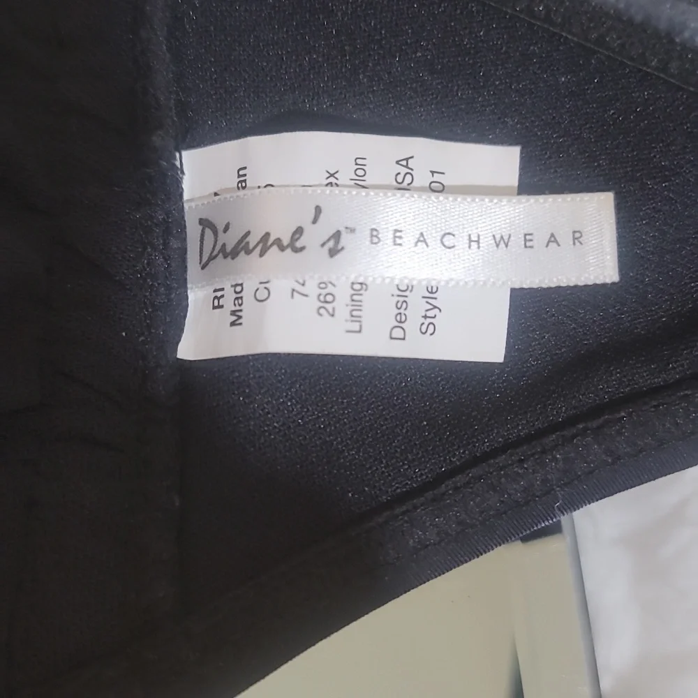 Nwot black swim suit top - Picture 6 of 8